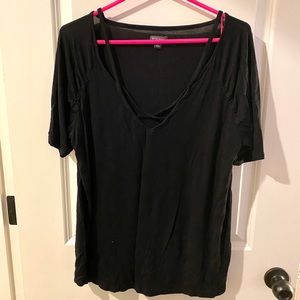 Black stretchy tee